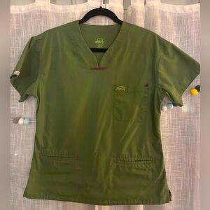 🫒 Olive green stretch two-pocket scrub top medium